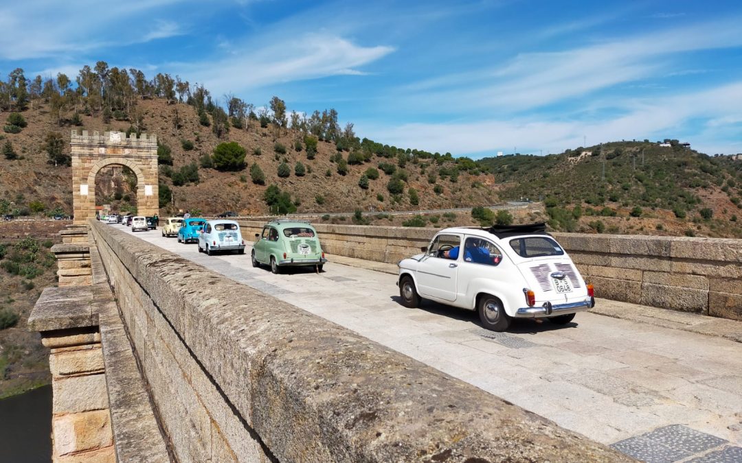 Oktober SEAT 2021 en Extremadura. Historia sobre ruedas