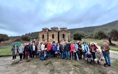 Viajando con la SEdAP (XIV): El dolmen de Lácara, la basílica del Trampal y Montánchez