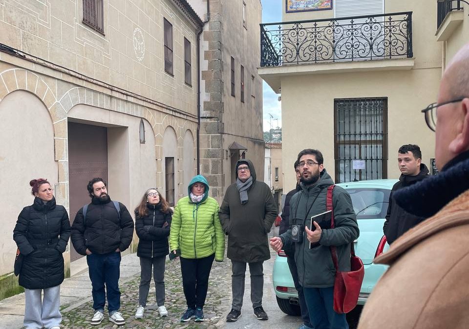 Nueva colaboración de Guías-Historiadores con el CPR. El urbanismo y los barrios de Cáceres